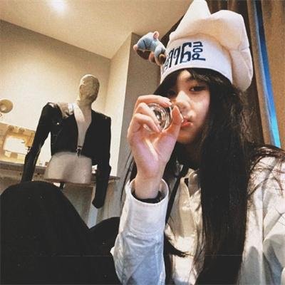 爬行异种封面